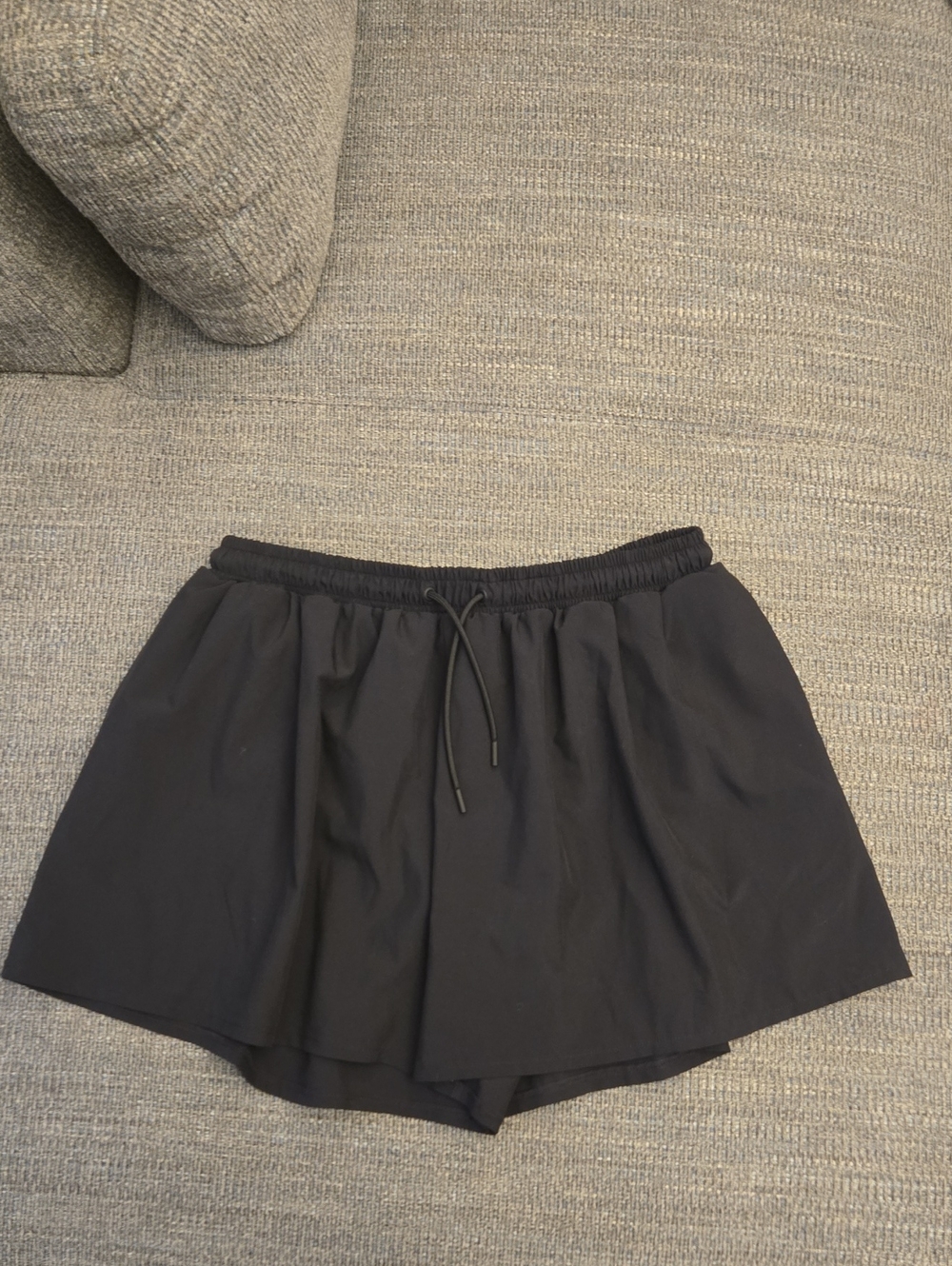 Zella Black Flowy 2-in-1 Running Shorts with Drawstring Size Small